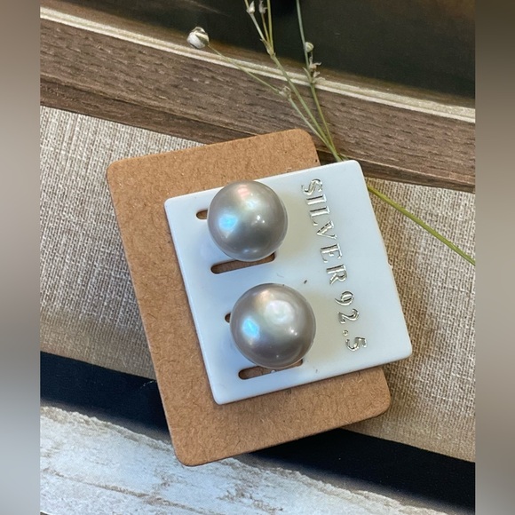 Grey Pearl Studs earrings in pure 925 Sterling silver!! Amazing Gift 🎁 - Picture 2 of 9
